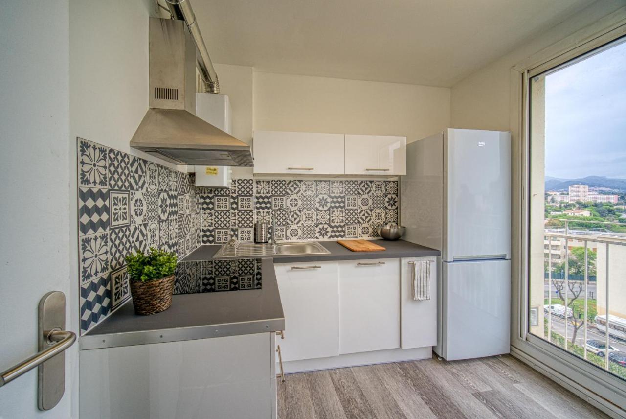 Appartement Tout Equipe Parking Balcon 2 Chambres Marseilles Buitenkant foto