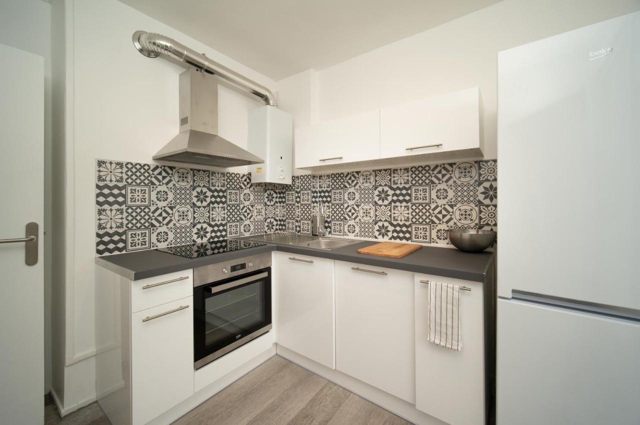 Appartement Tout Equipe Parking Balcon 2 Chambres Marseilles Buitenkant foto