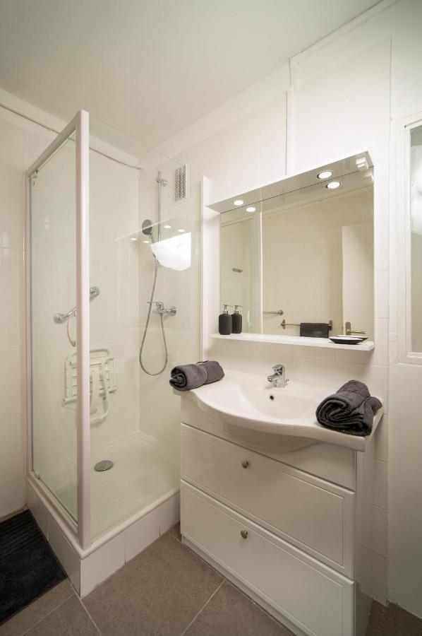Appartement Tout Equipe Parking Balcon 2 Chambres Marseilles Buitenkant foto